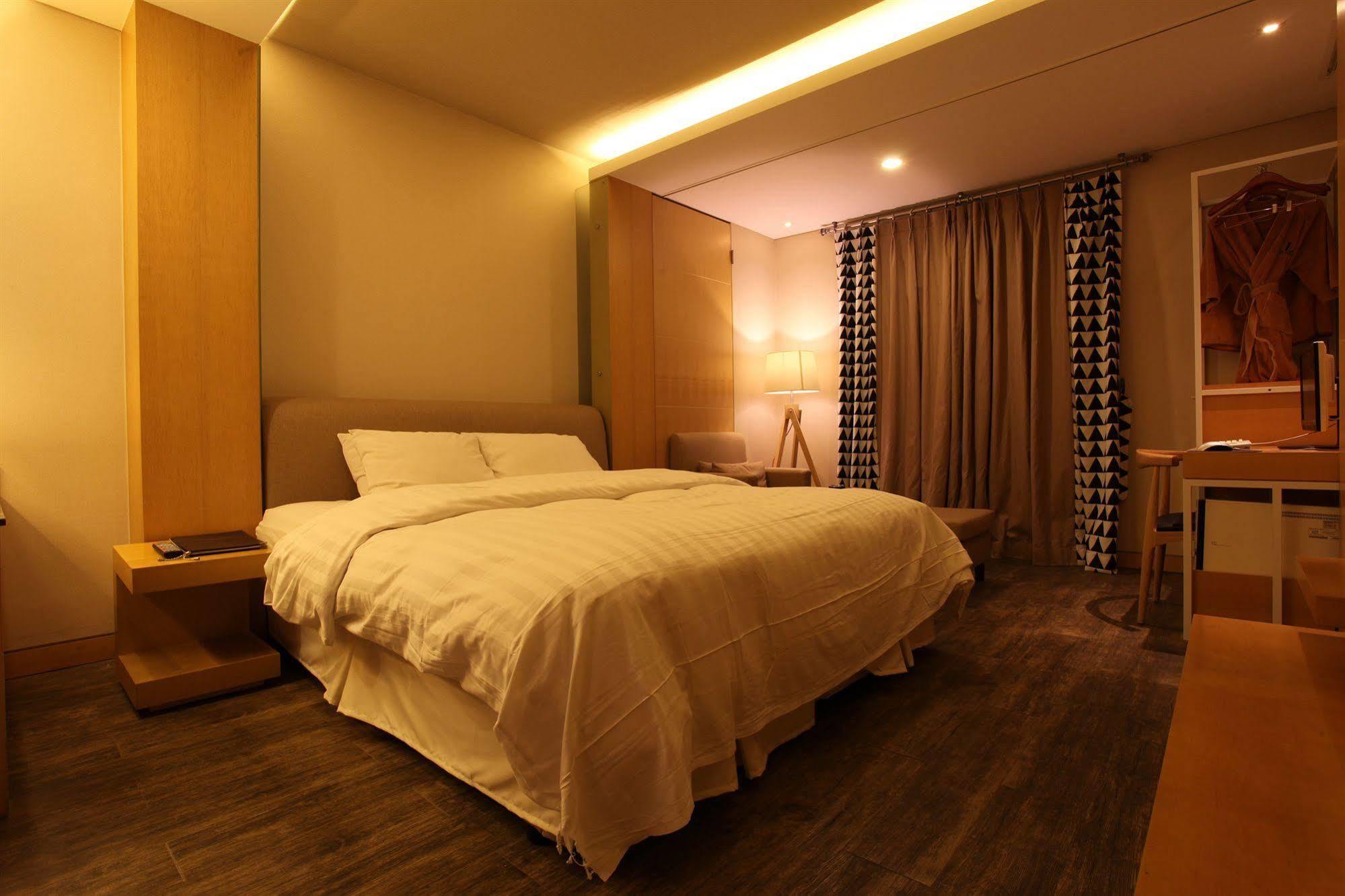 Yeongdeungpo Lifestyle F Hotel Seoul Ngoại thất bức ảnh